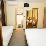 Aparthotel De La Terrasse 2*