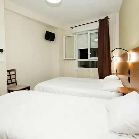 Aparthotel De La Terrasse 2*