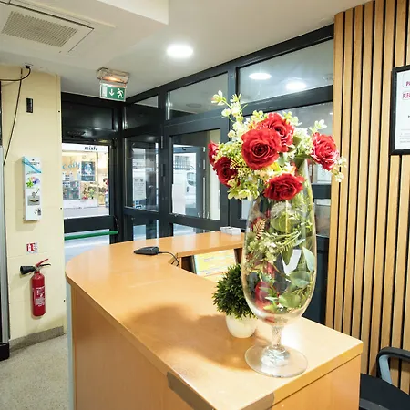 Hotel apartamentowy De La Terrasse 2*