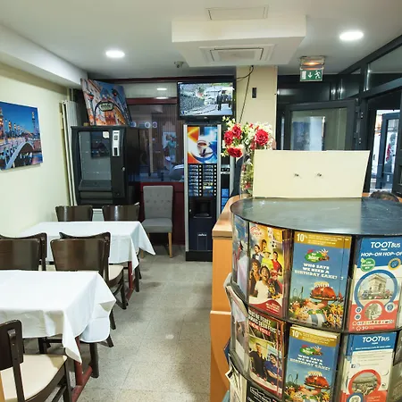 De La Terrasse Hotel apartamentowy 2*