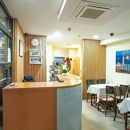 De La Terrasse Lägenhetshotell Paris