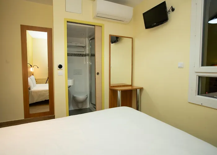 De La Terrasse 2* Parijs