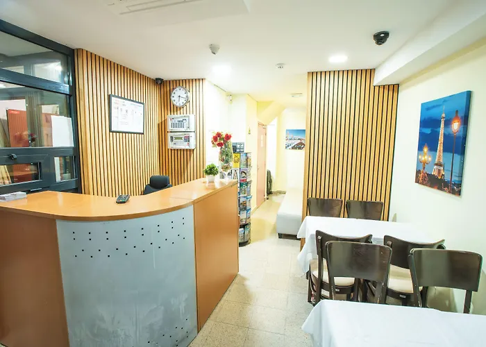 De La Terrasse 2* Parijs